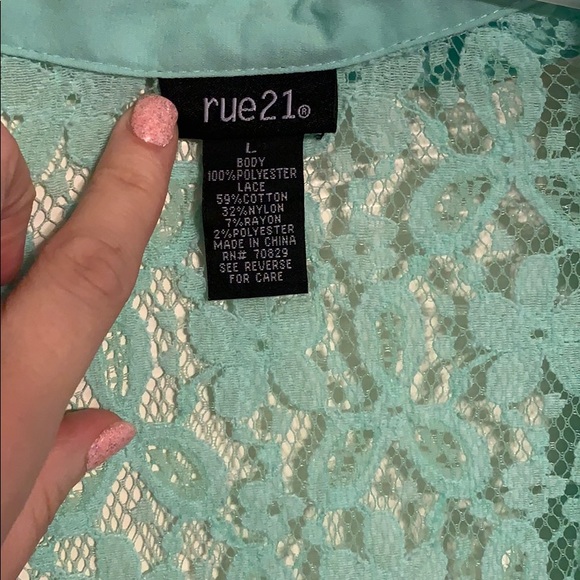 Rarely worn Rue 21 top - Picture 2 of 6